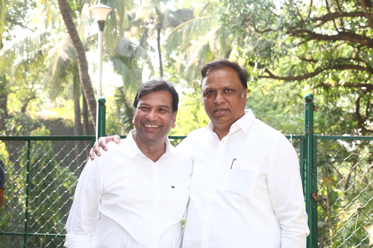 Glimpses from good meeting yesterday with Hon’ble Cabinet Minister and former MCA President, Shri Ashish Shelar ji.

He shared valuable guidance to our newly elected members and engaged in a meaningful discussion on the future of Mumbai Cricket.

<a href="/ShelarAshish/">Adv. Ashish Shelar - ॲड. आशिष शेलार</a>