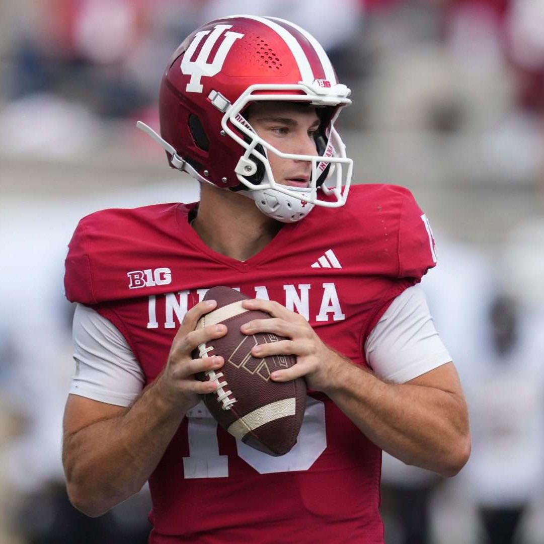 UPDATED Heisman Odds, per FanDuel:

Fernando Mendoza -110 🏆
Julian Sayin +210
Marcel Reed +500
Diego Pavia +2000
Gunner Stockton +2500
Haynes King +2700
Jeremiyah Love +4000
Jeremiah Smith +6000
Jacob Rodriguez +10000
Ty Simpson +15000