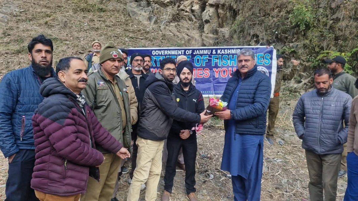 adframban's tweet photo. Genetically improved Brown Trout stocked in Mahoo–Khari stream  under the leadership of Hon’ble MLA Banihal Shri Sajjad Shaheen.
Fisheries Department continues efforts to boost trout culture across the region.@FisheriesJK @DIPRRambandic https://t.co/SW4Gp2B6It