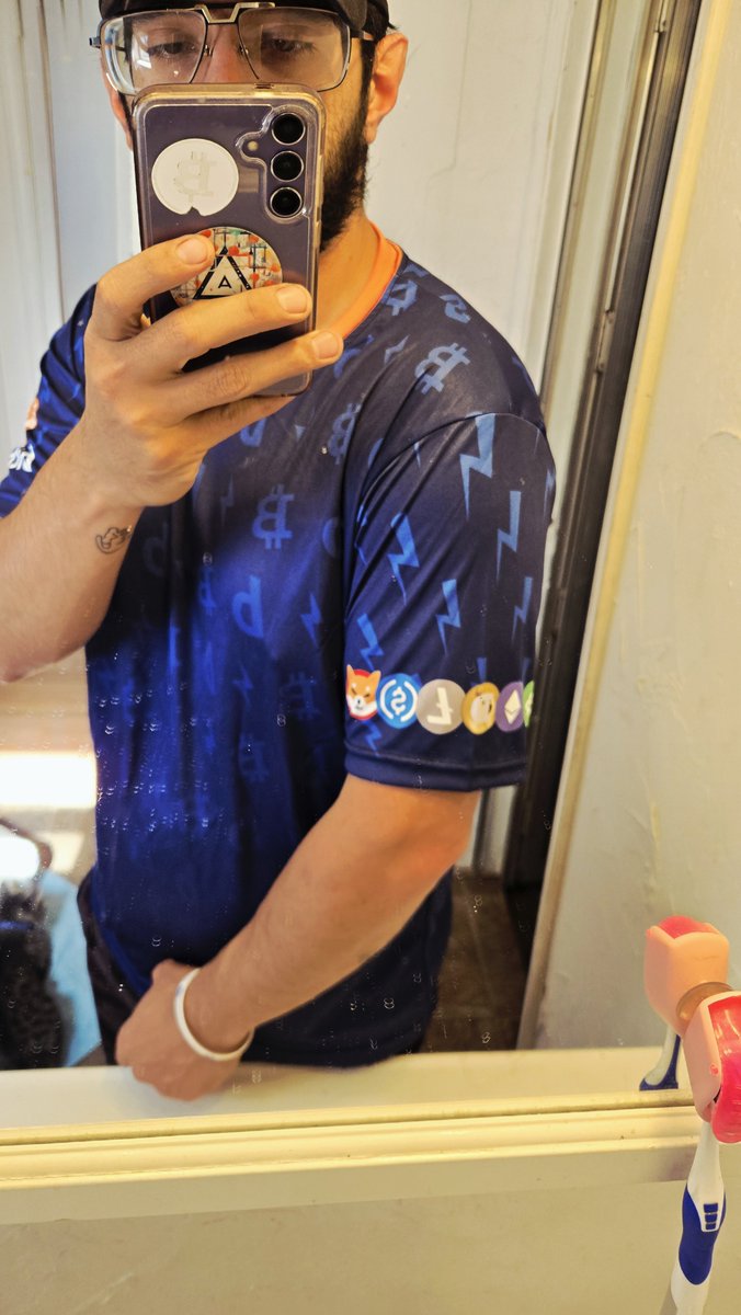 MiggyCryptoX's tweet image. Day 73 of posting a picture in a different crypto shirt, every day: 

The OGs of payments @BitPay 
(2/2)