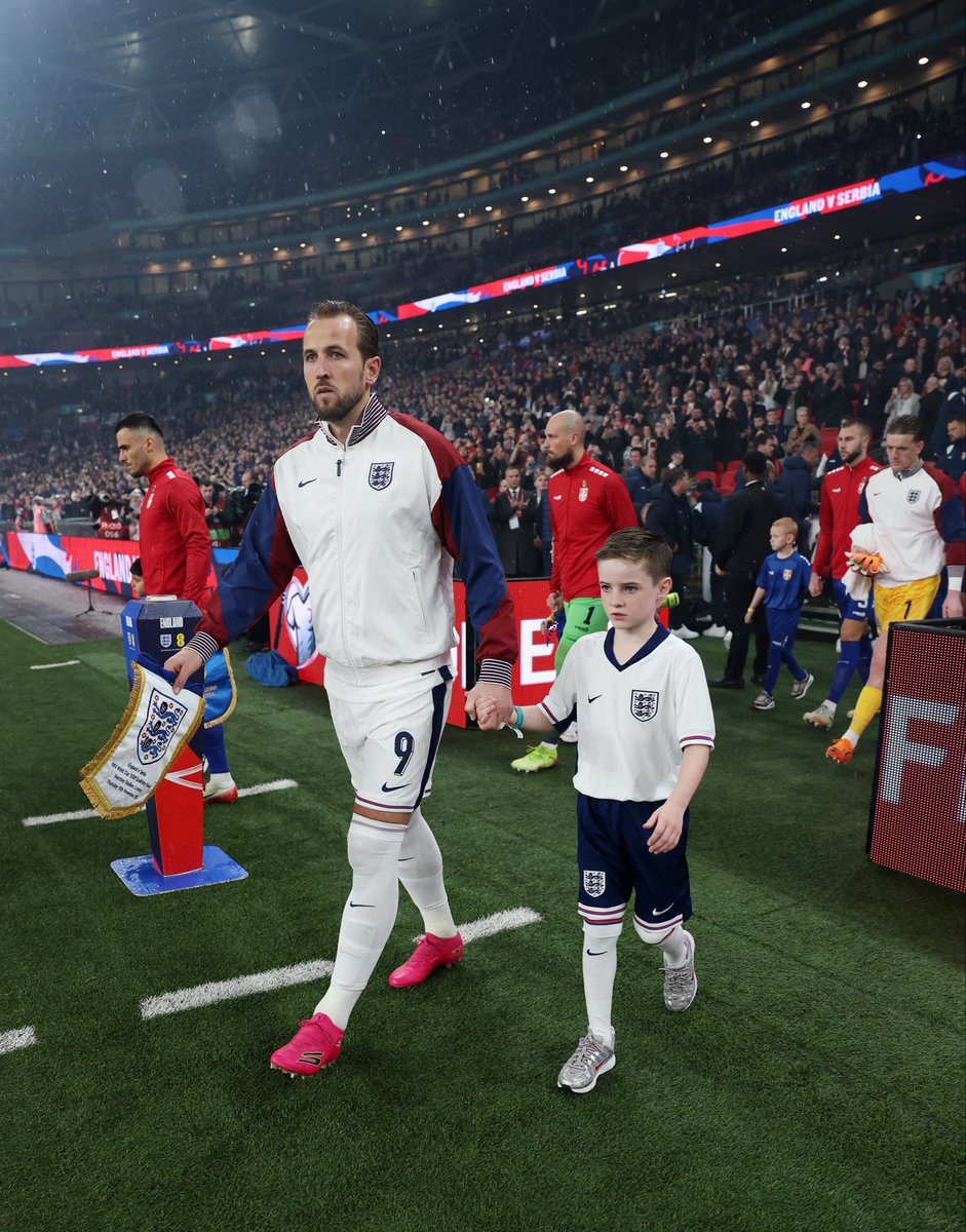 If England beat Albania tonight we'll giveaway £200 Cash to one of you! 🏴󠁧󠁢󠁥󠁮󠁧󠁿🏴󠁧󠁢󠁥󠁮󠁧󠁿

To enter: 

🔃 Retweet this tweet.
📩Comment "YES "
🤝 Follow <a href="/DailyBettingPot/">DailyBetting</a>

Good luck!