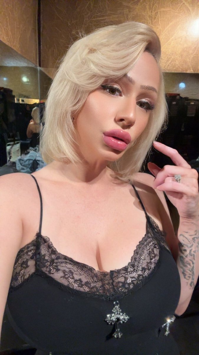 PoshBaby111's tweet photo. Wow check out my topless lockerroom chronicles from tonight !!! On my platforms ! 

I upload new topless bundles to every night ! 

https://t.co/QUuECnPZUg

https://t.co/pHSXlAmwxW https://t.co/fa69pZuLTF