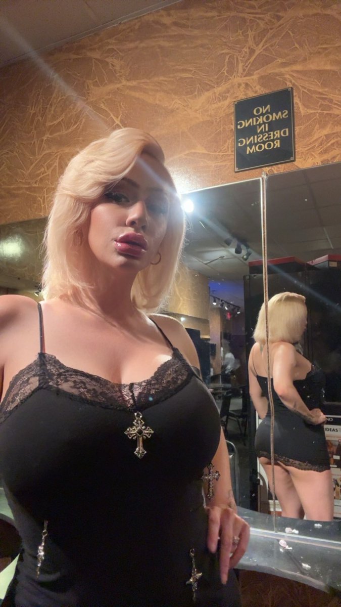 PoshBaby111's tweet photo. Wow check out my topless lockerroom chronicles from tonight !!! On my platforms ! 

I upload new topless bundles to every night ! 

https://t.co/QUuECnPZUg

https://t.co/pHSXlAmwxW https://t.co/fa69pZuLTF