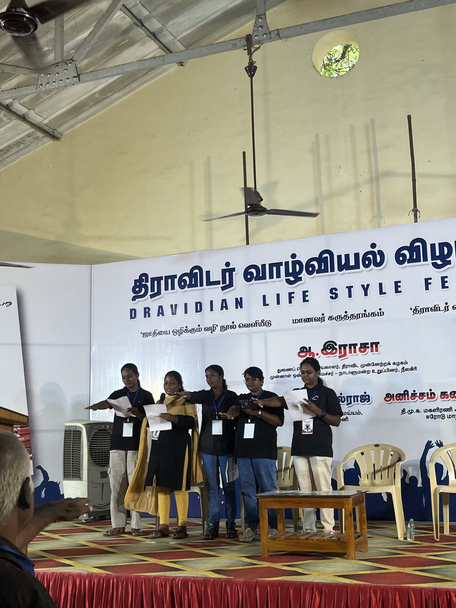 PeriyarScreen's tweet image. The oath of Dravidian Lifestyle has been taken at the Dravidian Lifestyle Fest 2025

#DravidianLifestyle_2025 #SFD #PeriyarScreen #DravidarThalam #Kaattaaru