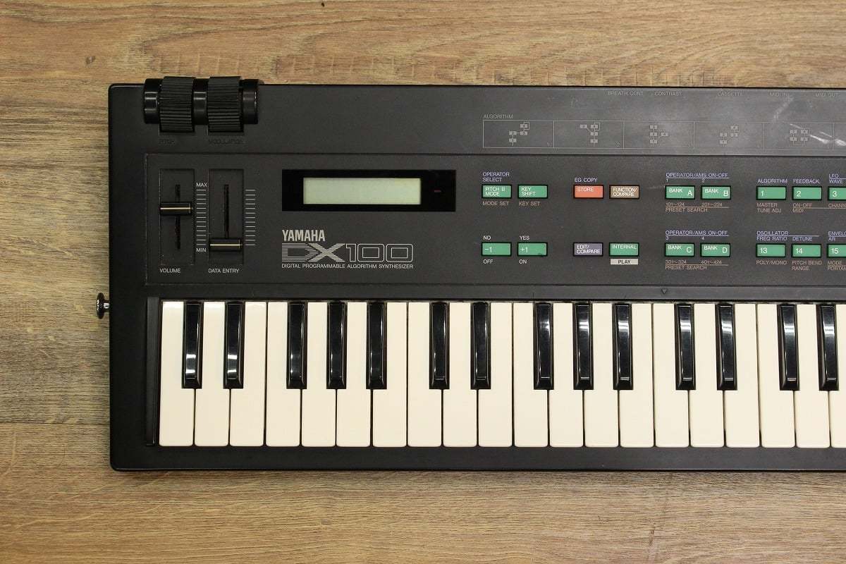 YAMAHA DX100 シンセサイザー 動作品 YAMAHA / DX100を11/16に値下げしました！ DX7発売後の1985年に登場