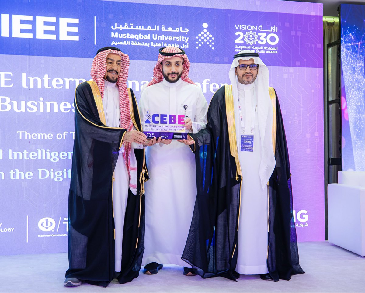 كرّم سعادة رئيس مجلس الأمناء وسعادة رئيس #جامعة_المستقبل
الأستاذ عبدالكريم الجرباء، المدير التنفيذي لشركة T2، وذلك تقديرًا لـ الرعاية الماسية للمؤتمر الدولي الحادي والعشرين لهندسة الأعمال الرقمية، وقد استلم التكريم نيابةً عنه الأستاذ معاذ بن إبراهيم الخليل.

#ICEBE2025
#IEEE