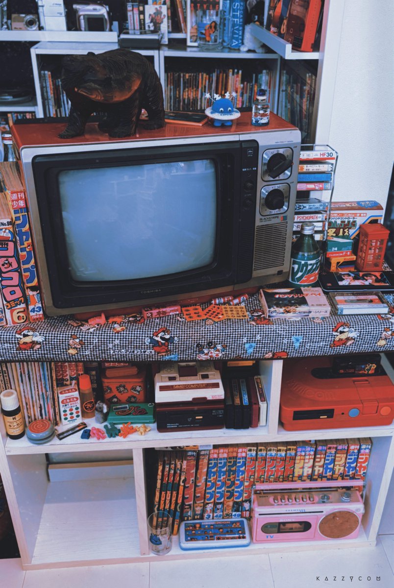 kazzykazycom's tweet image. 80s少年部屋
左下に何を置いたら完成するだろうか..