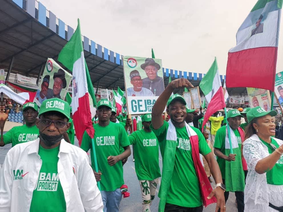 Goodluck Jonathan Supporters Storm PDP Convention

Some members of the Peoples Democratic Party (PDP) supporting the political ambition of former President Goodluck Jonathan have stormed the venue of the party’s ongoing elective convention in Ibadan, the Oyo State capital.

The