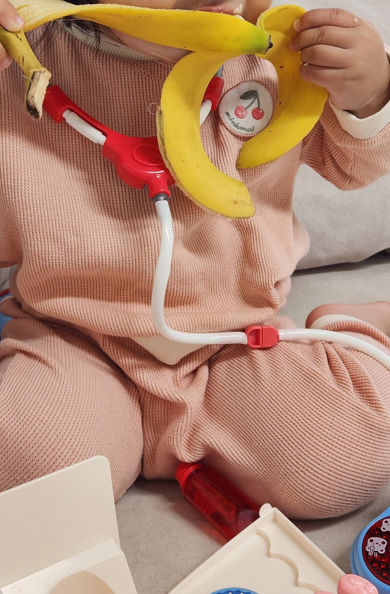 바나나를

왜 그렇게 먹는건데..🤣