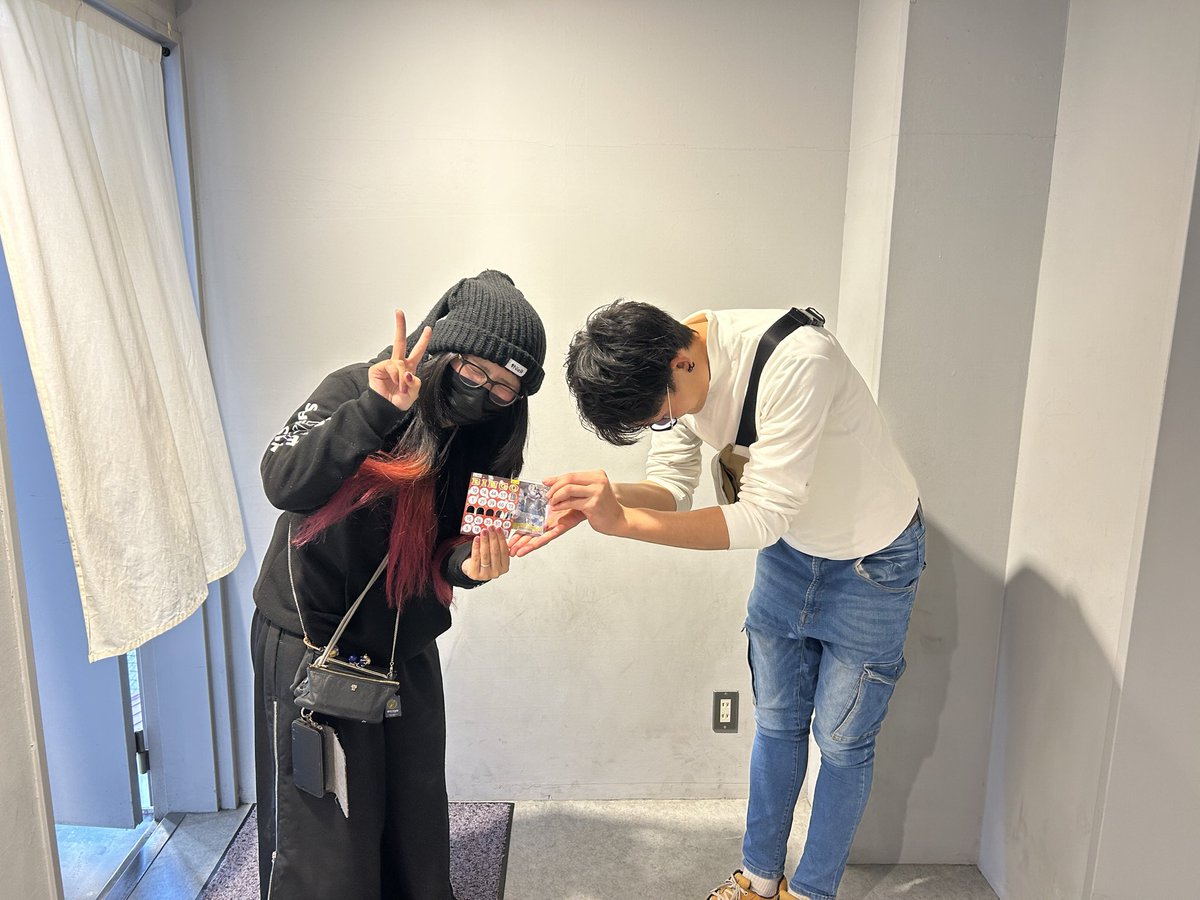 Revolution_cs's tweet image. 今回のビンゴ賞　コミパラは...

🫴🌐トラファルガー・ロー　🫴🌐

でした！！

運女王に輝いたのはチームABC 
👑N_tan様です👑

👏おめでとう御座います👏