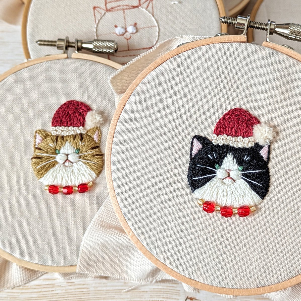 刺繍しては解きを繰り返し、ようやく納得するものが出来ました