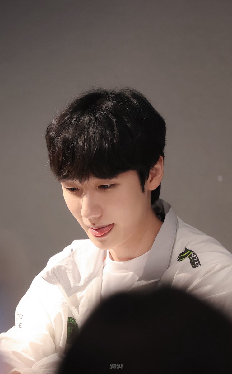xixi1170's tweet photo. 💭💭
#peanut #피넛 #한왕호 #HLEWIN https://t.co/Q0PPXLRINP