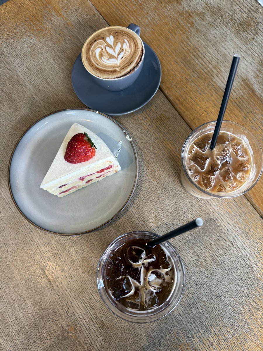 riesria's tweet image. 日曜限定のポップアップ的な韓国カフェでランチしてきました。
バースデーのお祝いもしていただきプレゼントまでありがとうございました。