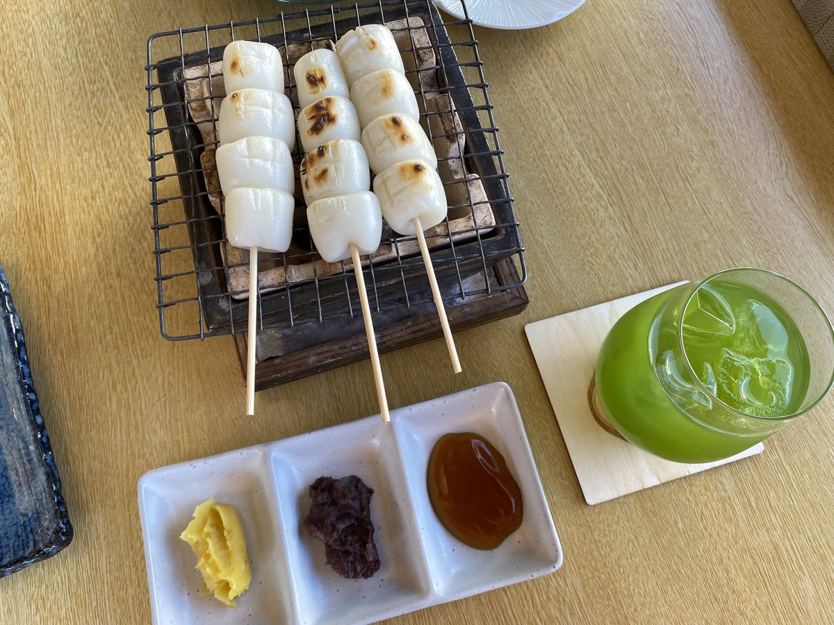 七輪で団子を焼く…餅カフェ！