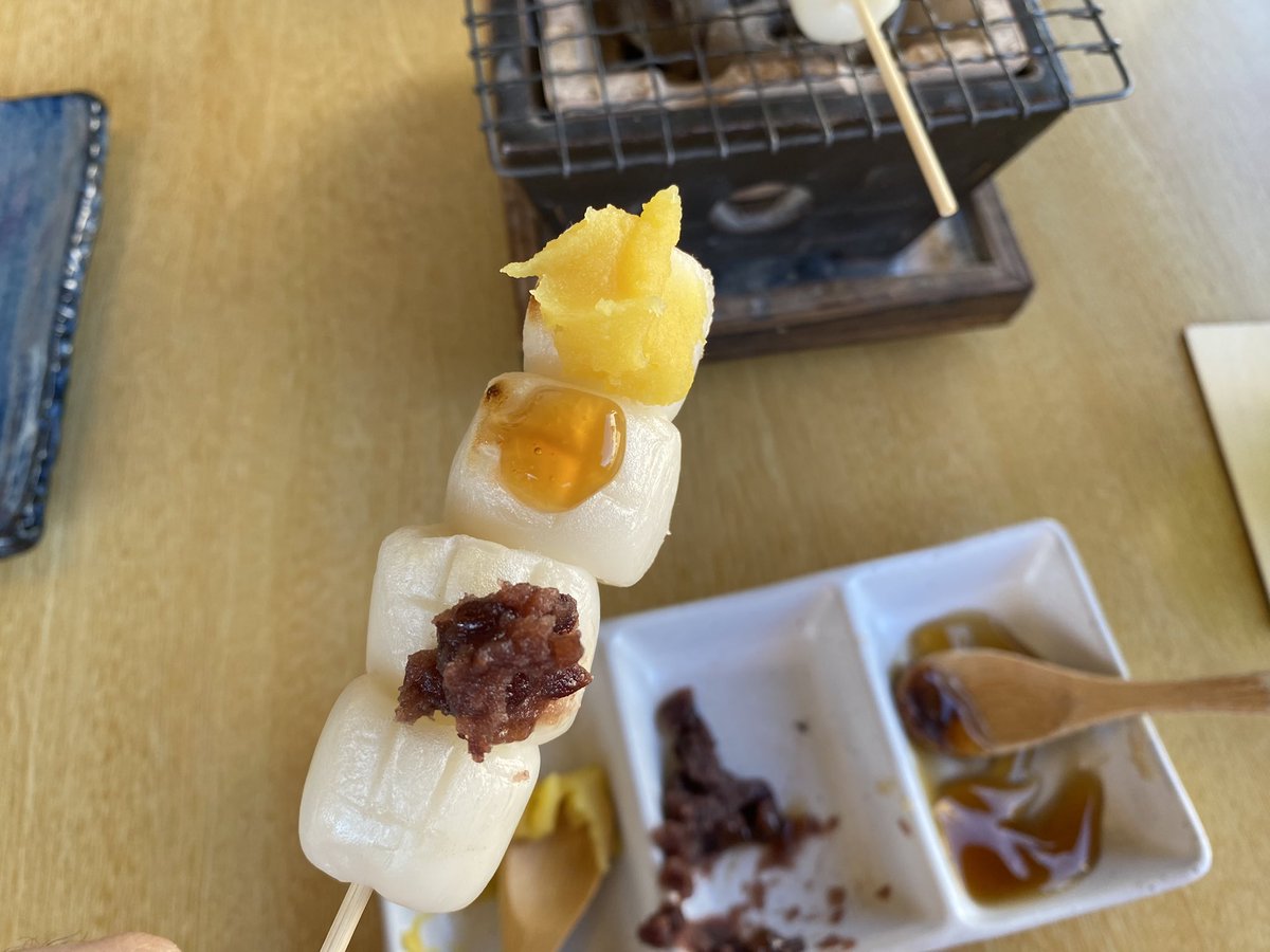 七輪で団子を焼く…餅カフェ！