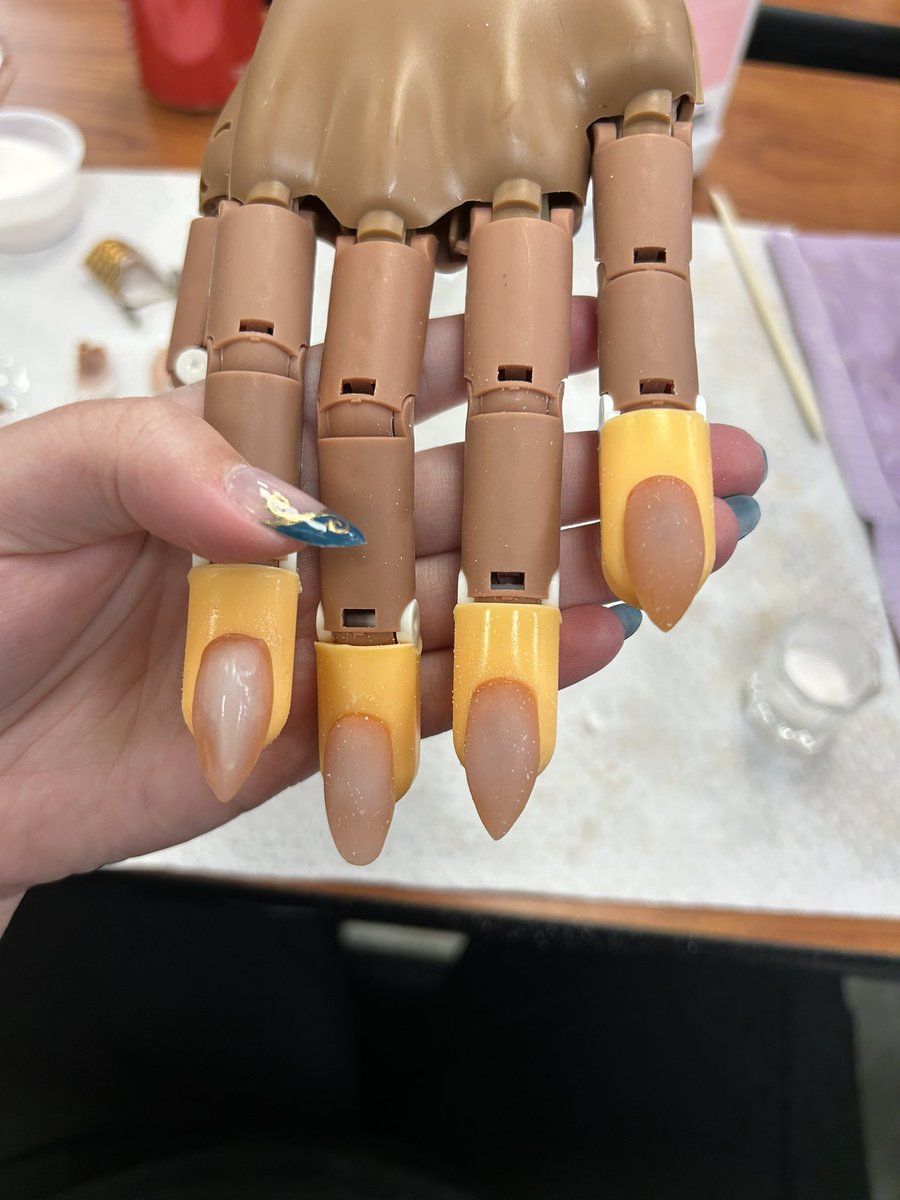 Covered Claws tweet media