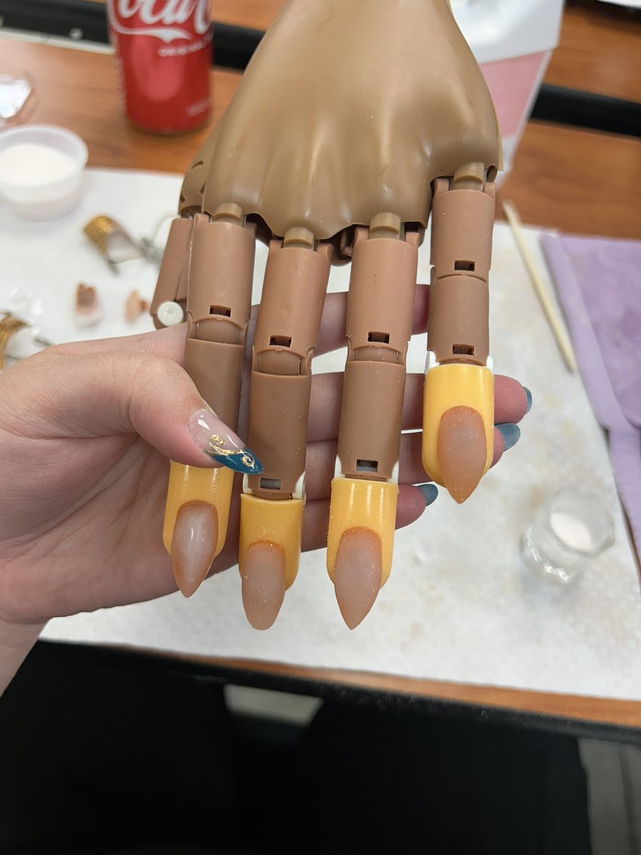 Covered Claws tweet media