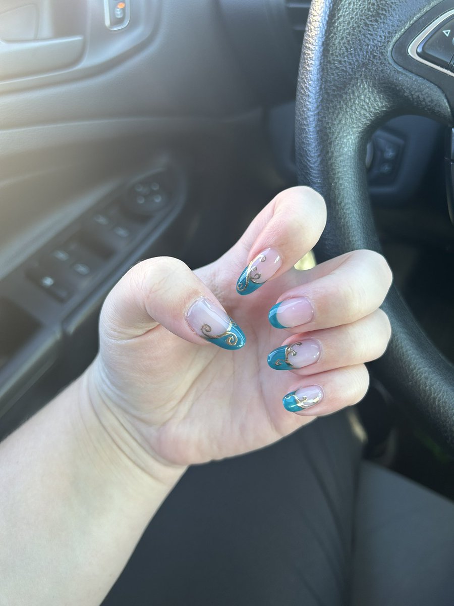 Covered Claws tweet media