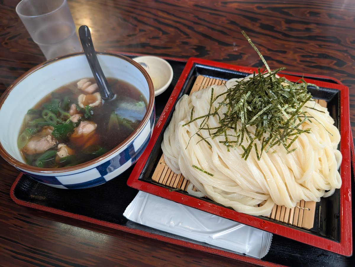 euro_dan2025's tweet image. 元気になった次男と共に
家を追い出されたので太陽が丘へ
ぽかぽか陽気に半袖で心地良き✨️
少し遅めのお昼はやまびこへ
鳥せいろ（大）を頂きました
勿論美味しかったです✨️

#やまびこ