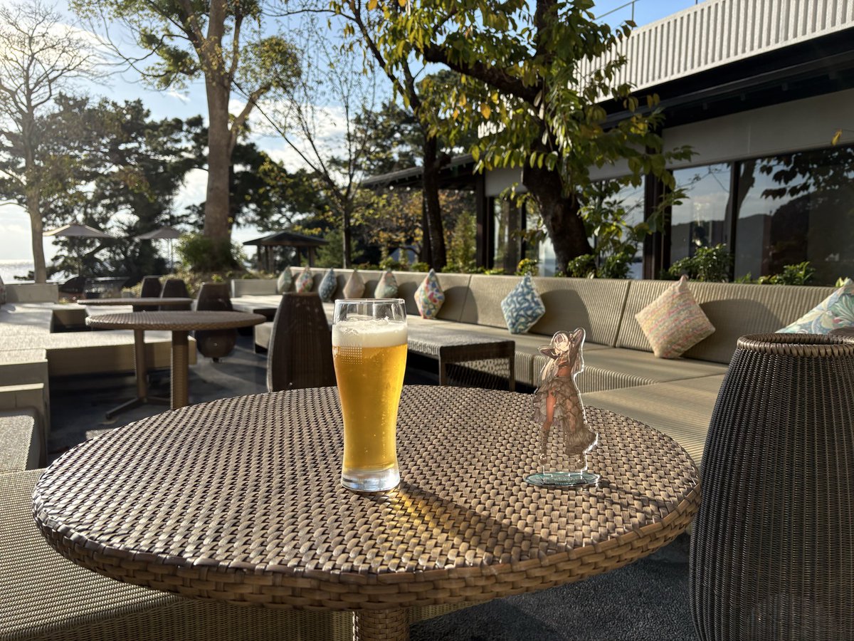 AoKami_3's tweet photo. 伊豆で朝日を浴びながら一杯。
  #見て見てらでんちゃん https://t.co/DCDguGuCuz
