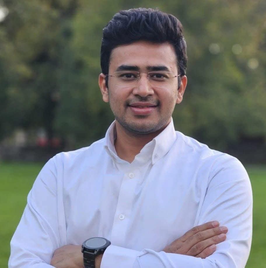 ಬಿಜೆಪಿ ರಾಷ್ಟ್ರೀಯ ಯುವ ಮೋರ್ಚಾ ಅಧ್ಯಕ್ಷರು, ಬೆಂಗಳೂರು ದಕ್ಷಿಣ ಲೋಕಸಭಾ ಕ್ಷೇತ್ರದ ಜನಪ್ರಿಯ ಸಂಸದರಾದ ಶ್ರೀ <a href="/Tejasvi_Surya/">Tejasvi Surya</a> ಅವರಿಗೆ ಜನ್ಮದಿನದ ಹಾರ್ದಿಕ ಶುಭಾಶಯಗಳು. 
ಕ್ರೀಯಾಶೀಲ ಯುವ ಸಂಸದರಾಗಿರುವ ತಮಗೆ ದೇವರು ಉತ್ತಮ ಆಯುರಾರೋಗ್ಯ ಕರುಣಿಸಲಿ. ಪಕ್ಷ ಸಂಘಟನಾ ಕಾರ್ಯದಲ್ಲಿ ಇನ್ನೂ ಹೆಚ್ಚಿನ ಯಶಸ್ಸು ಲಭಿಸಲೆಂದು ಹಾರೈಸುವೆ.