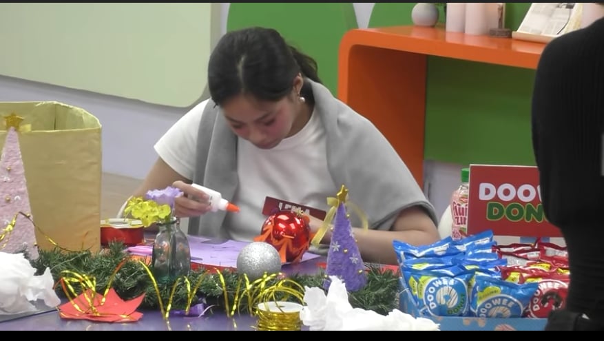 kddaylight's tweet image. merry christmas kuya thank you sa pa camera focus kay lella 😋

#lellaford