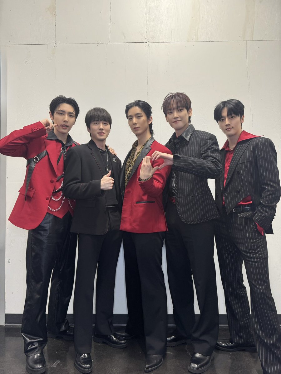 chikorita712's tweet image. 251116 sf9 twt

[📸] 2025 SF9 LIVE FANTASY #5 LOVE DAWN IN #Indianapolis (251115)

#SF9 #에스에프나인 #SF9_TOUR 
#SF9_LOVE_DAWN #SF9inUSA