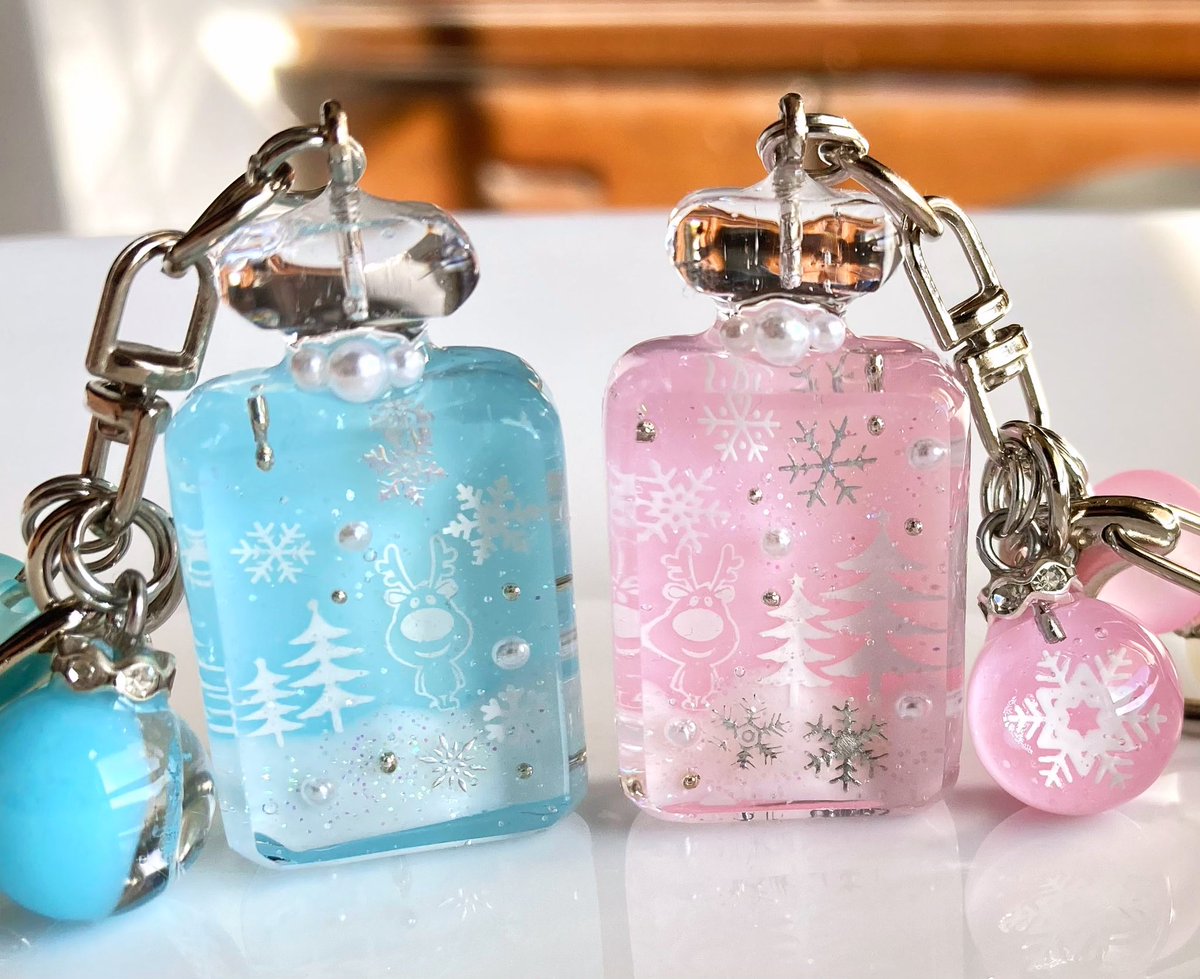 香合　レジン 雪のミニ香水ボトルできました❄️ #キーホルダー #レジン #レジン