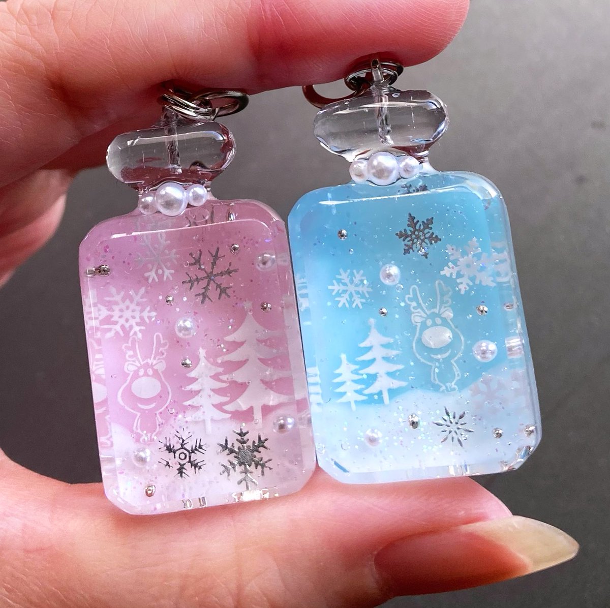 雪のミニ香水ボトルできました❄️ #キーホルダー #レジン #レジン