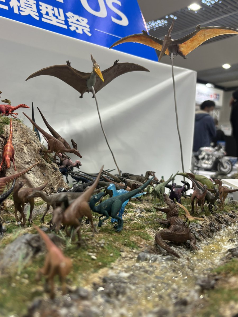 chiba_modo's tweet photo. 今回タミヤフェアのために恐竜のジオラマを制作しました🦖🦕1人6ラプトルがノルマでしたが、中には18体作った会員も…⭐︎⭐︎

#タミヤフェア
 #MOKEICAMPUS https://t.co/kJhJhYXYAv