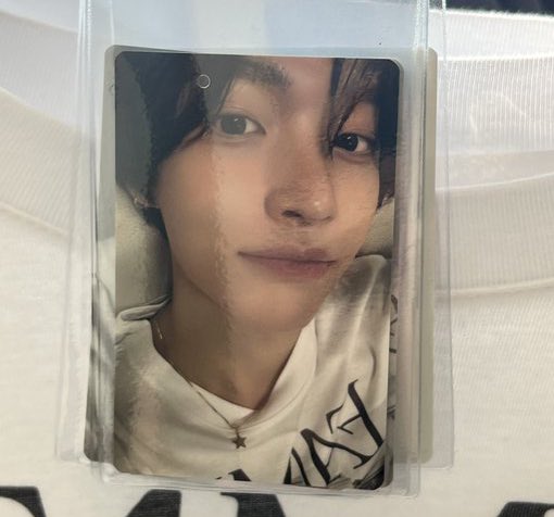 เเก้มอวนอวน ตาเเป๋วเเป๋ว  ยิ้มเป้ยเป้ย