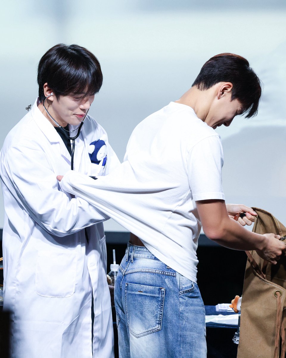 mbb_da_'s tweet image. 251026 위드뮤 대면 팬싸

선생님 저도 진찰부탁.

#몬스타엑스 #monsta_x
#셔누 #민혁 #주헌