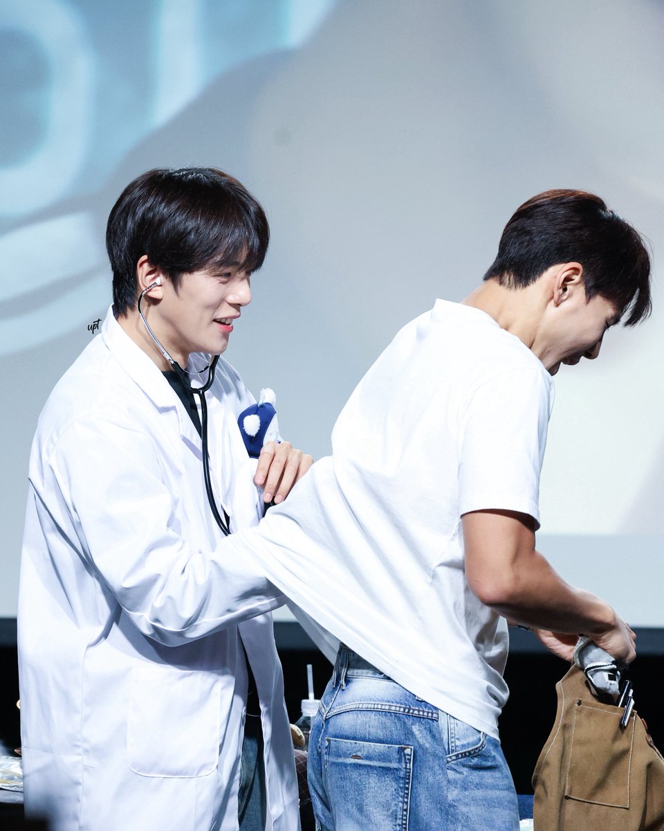 mbb_da_'s tweet image. 251026 위드뮤 대면 팬싸

선생님 저도 진찰부탁.

#몬스타엑스 #monsta_x
#셔누 #민혁 #주헌