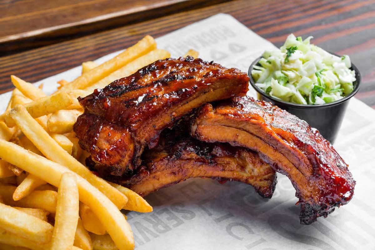 nim_khate_akhar's tweet image. شام آخر سال با همکارام این‌جوری گذشت؛
یه تمرین تیراندازی با تفنگ شکاری و هدف‌های پرتابی 

#Shooten #ClayShooting #TeamEvent #EndOfYear #Belgium #FunDay #LastEvening #SportShooting