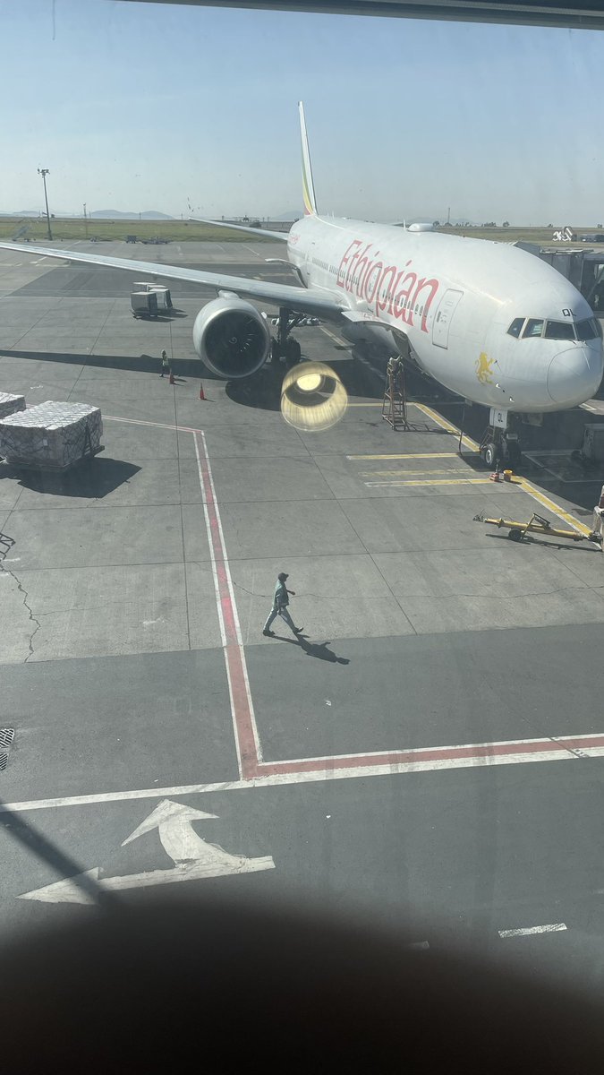 dagimbuilds's tweet image. Heading to @EFDevcon with @m3av3 and @gathoni_zarah, see you in 16 hrs 😭