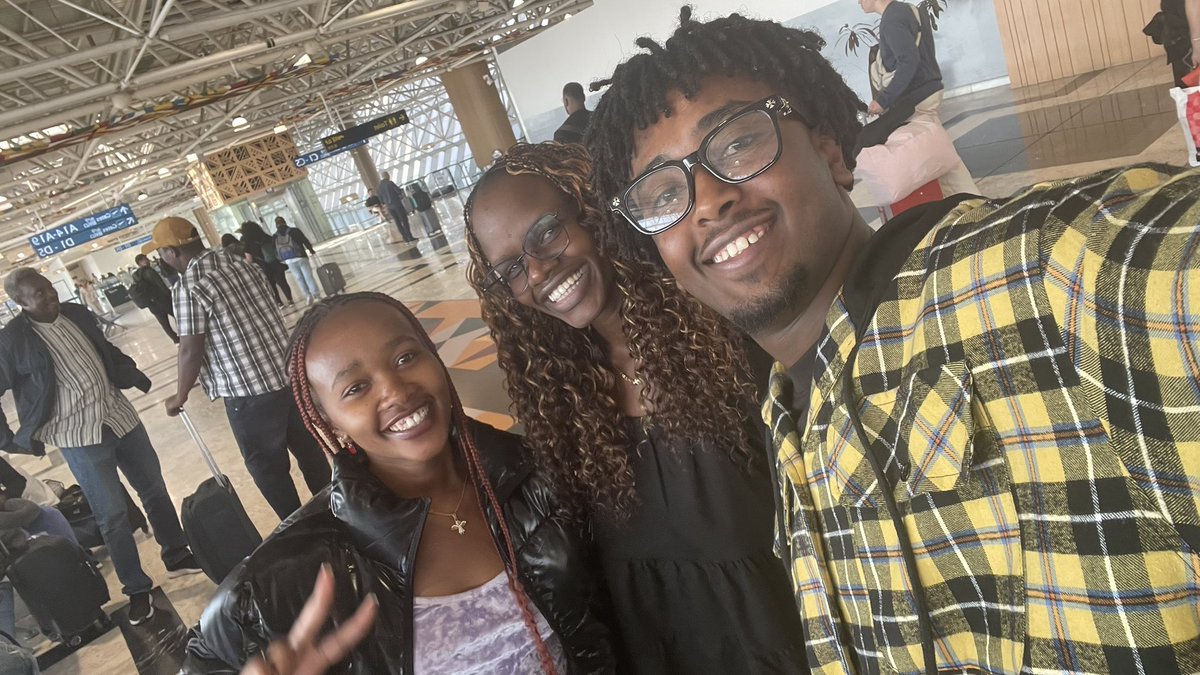 dagimbuilds's tweet image. Heading to @EFDevcon with @m3av3 and @gathoni_zarah, see you in 16 hrs 😭