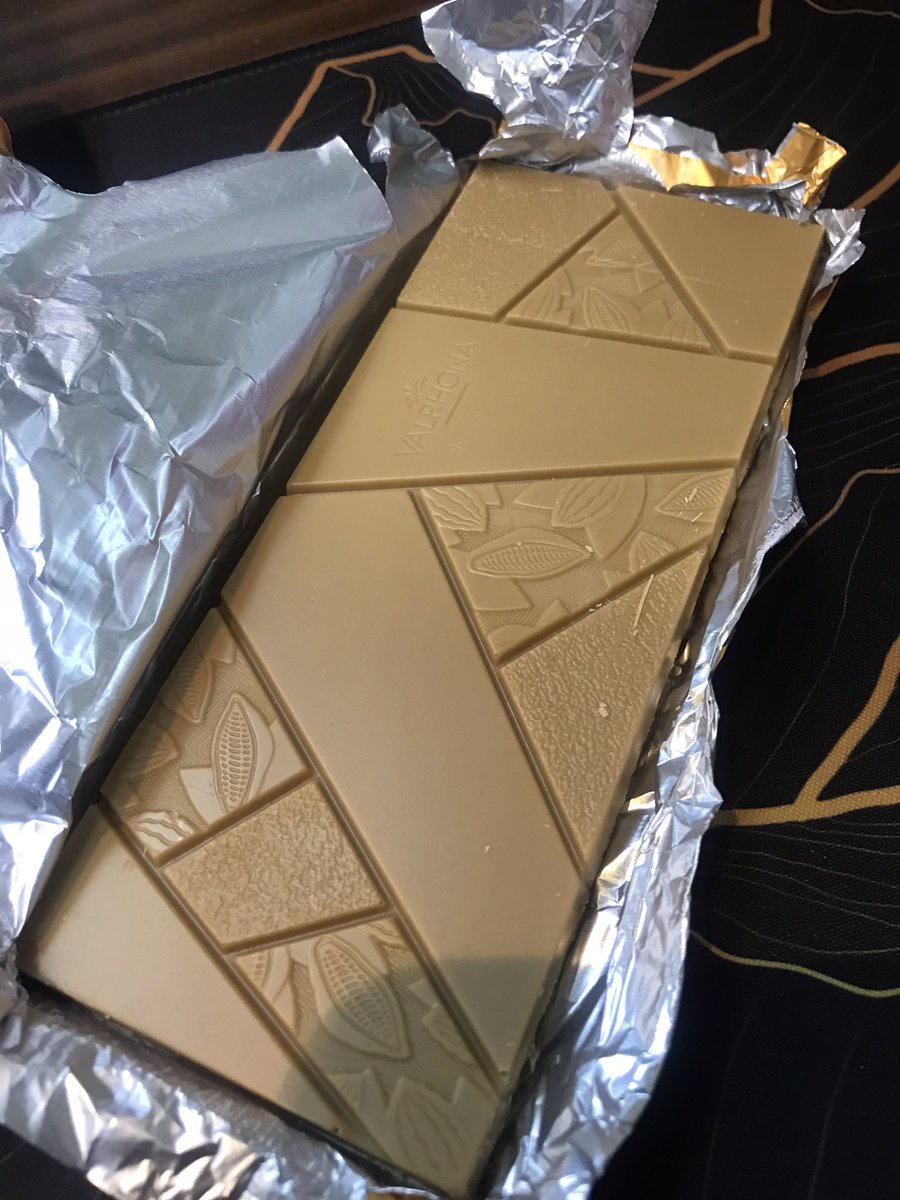 GreenDei's tweet photo. Thanks France! 

Valrhona blond dulcey

#foodamn #foodamnph #foodamnphilippines #foodamnphilippineschocolate #foodamnphilippineschocolaterace #valrhonablonddulcey #foodamnphilippinespasalubong https://t.co/CeHgGpWfDh