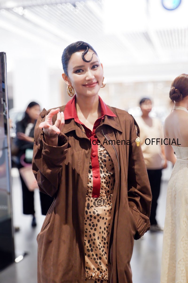 ท่าเดียวเลยค่ะ ท่าจะน่ารักไม่เบา
ICEMEMI SILHOUETTE EFW

#EFW2025xIceMemi 
<a href="/ELLEThailand/">ELLE Thailand</a> <a href="/iconsiam/">ICONSIAM</a>
#IceMemi #ไอซ์มีมี่ 
#IceAmena #MemiBae