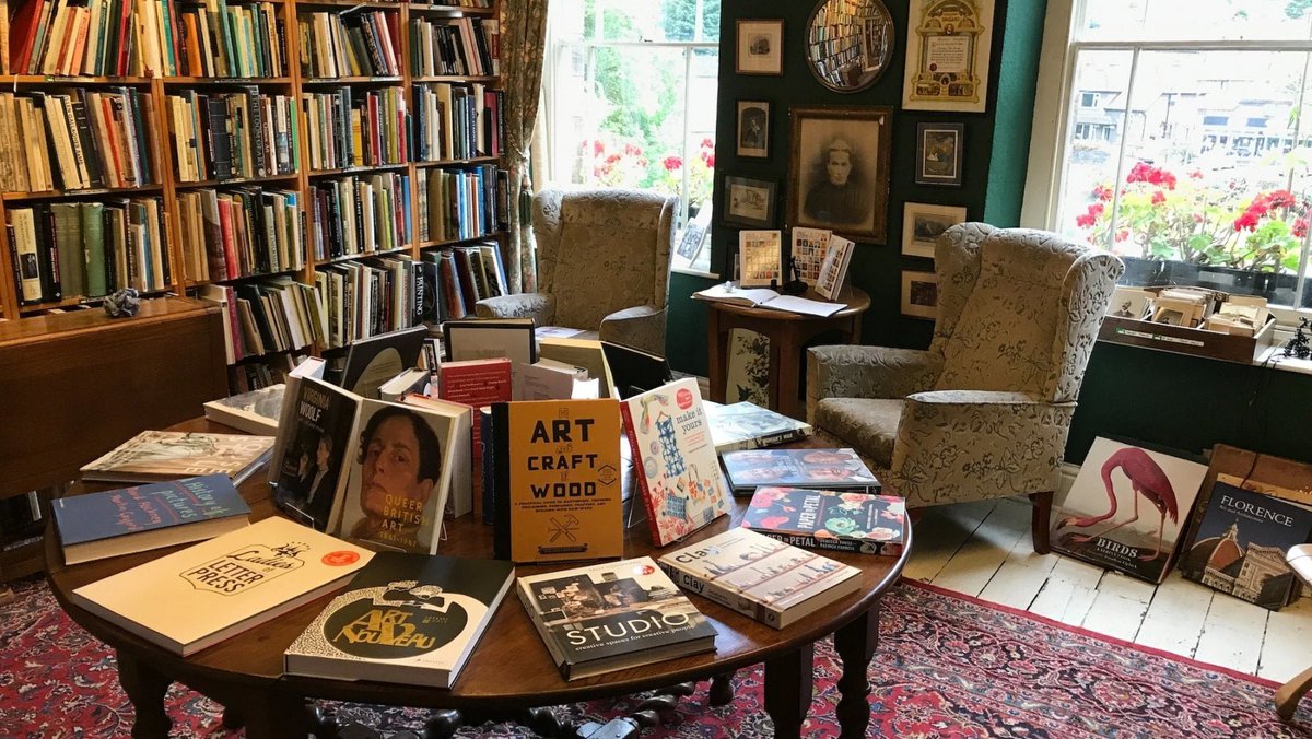 Le librerie indipendenti sono dei piccoli scrigni di resistenza quotidiana. Le frequentate?
#librarsinelmondo