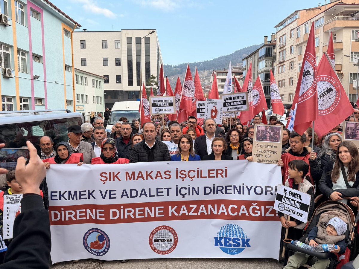 solpartitokat's tweet image. 15:00 Ekmek ve Adalet mitingi için toplandık.