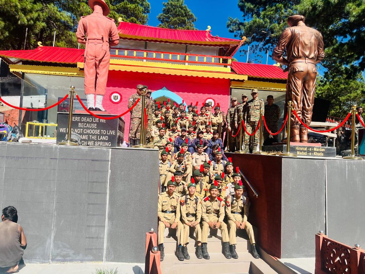 Spearcorps's tweet image. Spirited NCC cadets lit up the Vibrant Village Camp at Walong, Anjaw District, #ArunachalPradesh during a 10-day Annual Training Camp, mastering fieldcraft, weapon handling &amp;amp; leadership under the mentorship of the #IndianArmy. From Swachh Bharat drives to tree plantation, they…