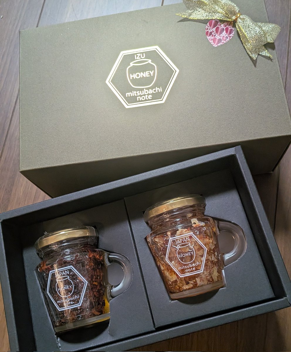 美味しいプレゼント頂きました🩷
土曜日26時位から寝て
日曜日19時まで寝てた笑笑
疲れてたのかな〜？

そして寝てる間3Pからの複数プレイからの好きな人といちゃいちゃ甘えんぼすると言うずーーっとHな夢見てた笑
欲求不満なのかな？？😂