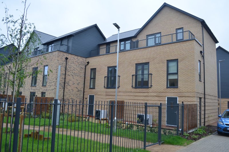 Stelrad has supplied almost 1200 of its Vita Deco radiators to a new 173 home housing development in Ipswich...

brickwork-bulletin.co.uk/post/stelrad-r…

( <a href="/Stelrad/">Stelrad Radiators</a> )

#Heating #Radiators #EnergyEfficiency #Stylish #Housing #NewBuild #Refurbishment