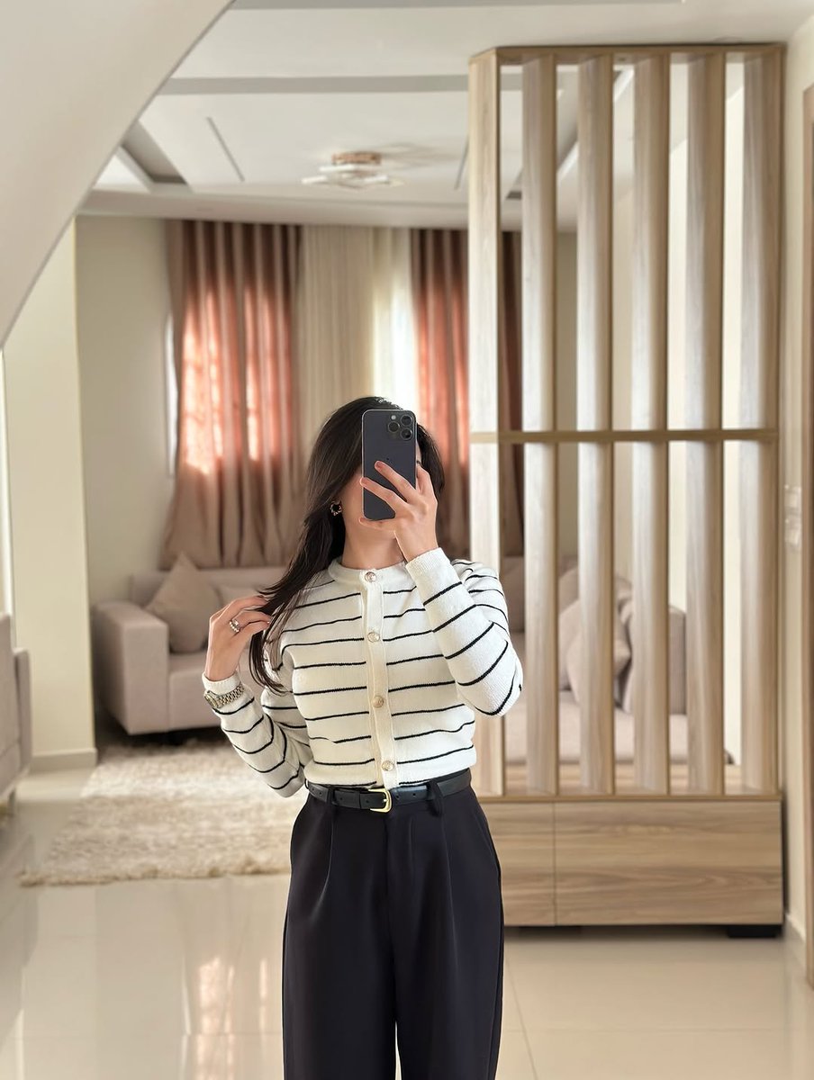 itz_Parmi's tweet image. कैसा लगा आज का Outfit 😍