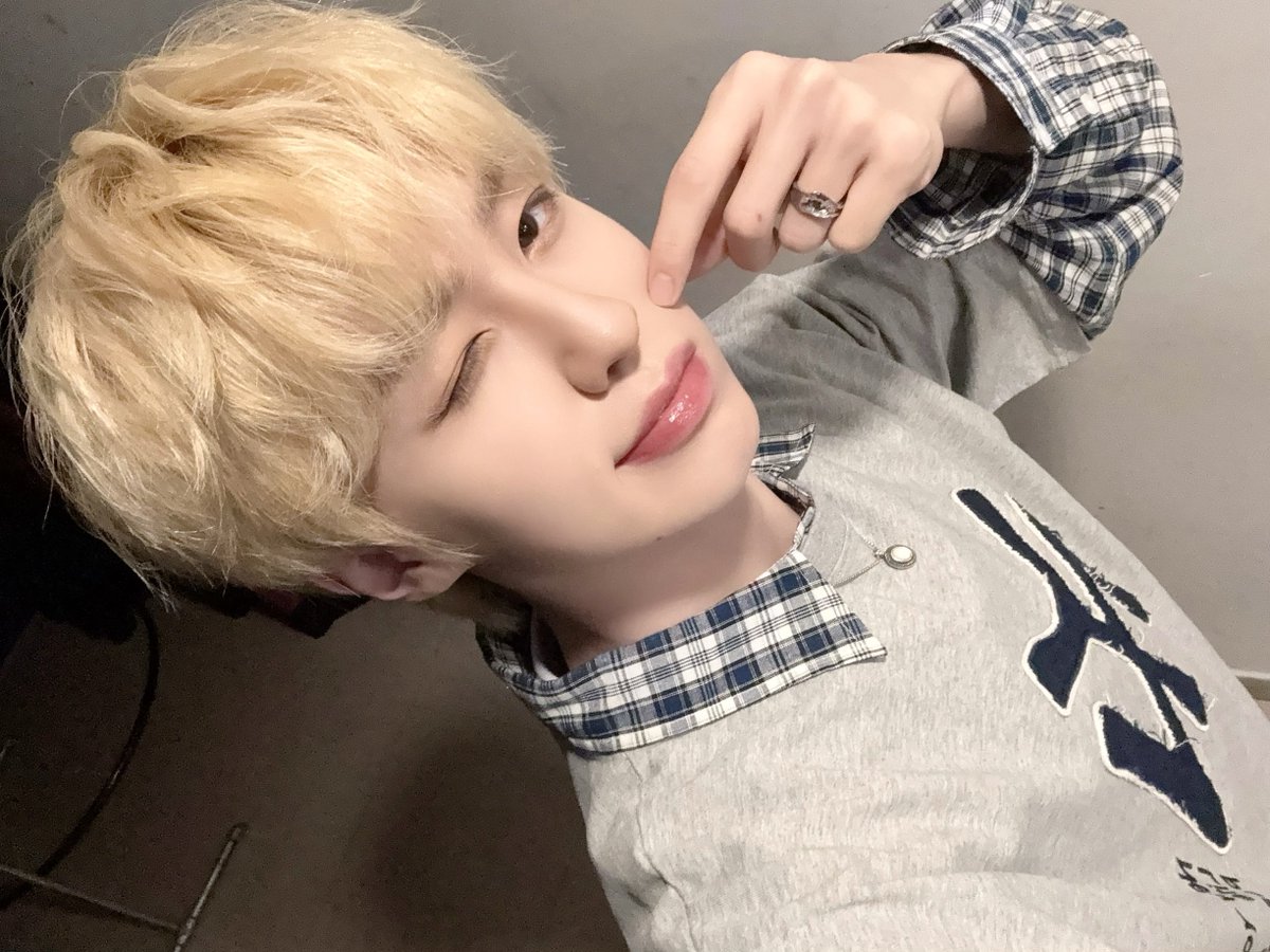 오늘어제😚

#EPEX #이펙스 #AYDEN #에이든