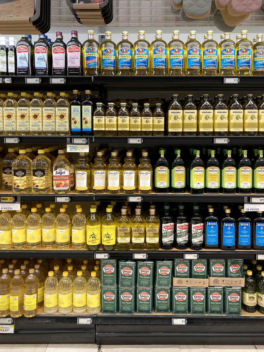 ReciklerkoCans's tweet photo. Shelf filled with cooking oils and olive oils in supermarket.
https://t.co/U9D7lW9e83
#CookingOil #OliveOil #Oil #Aisle #Supermarket #Shelf #GroceryStore #Kitchen #Food
#DanteOlio #Coricelli #Monini #DeCecco #Sasso #Bertolli #Esselunga #Zucchi #Sagri #Arachide #OlioDiOliva https://t.co/mTuBtajwK2