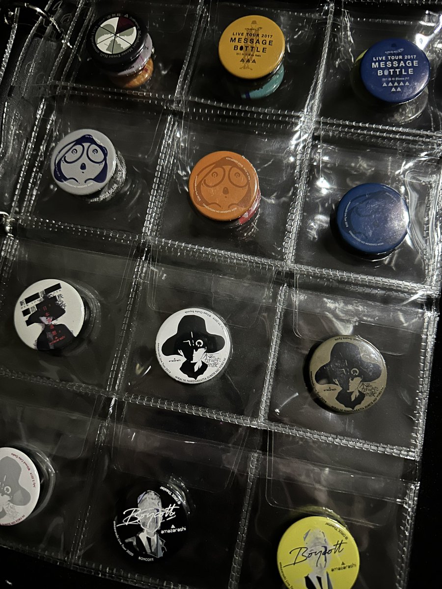 amazarashi 缶バッジ 最近、私は缶バッジ収納のフォルダを買いました。こうやって改めて見る