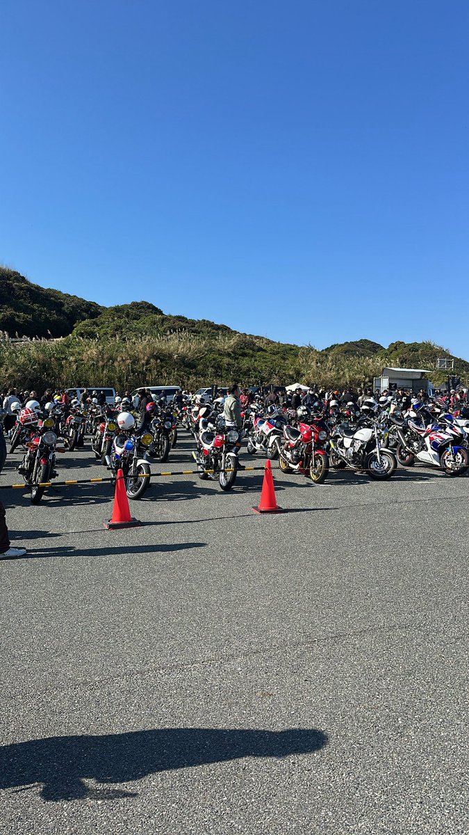 daiki_method08's tweet photo. 往復820キロの旅🏍️💨
片道約5時間⏳
山口県角島cbミーティング
お疲れ様でした🙇‍♂️
#cbミーティング https://t.co/b0kLfUb8sI