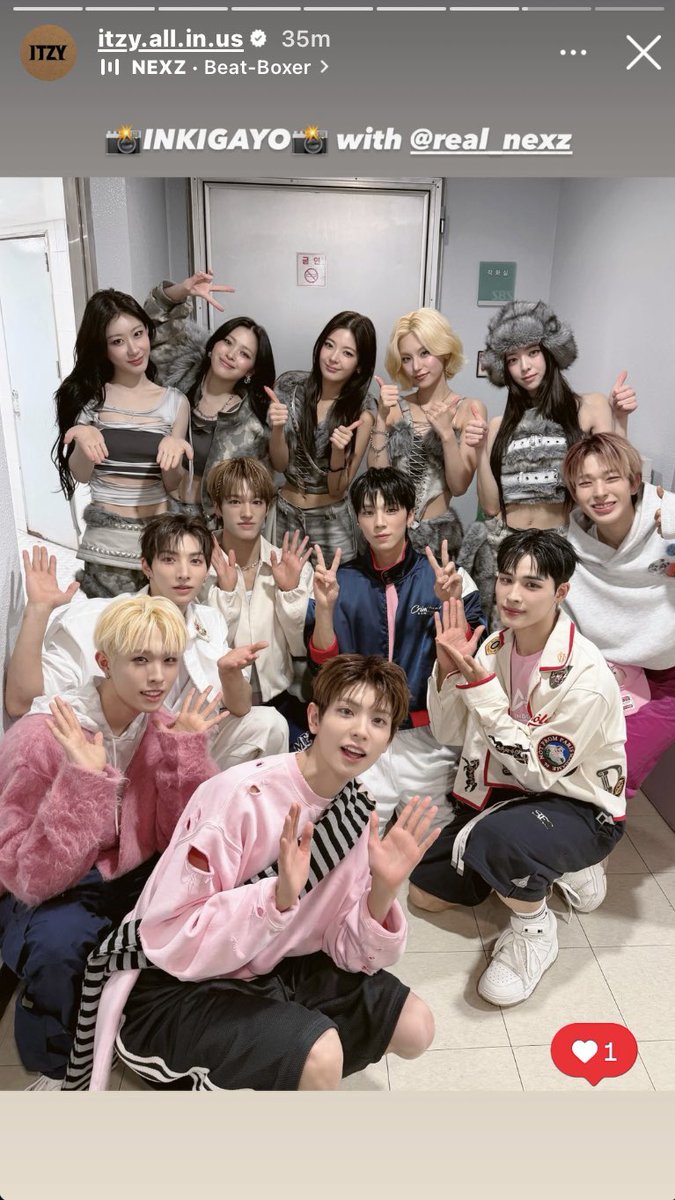 ITZY shared via Instagram a picture with NEXZ. Our JYP family🫶🏻
