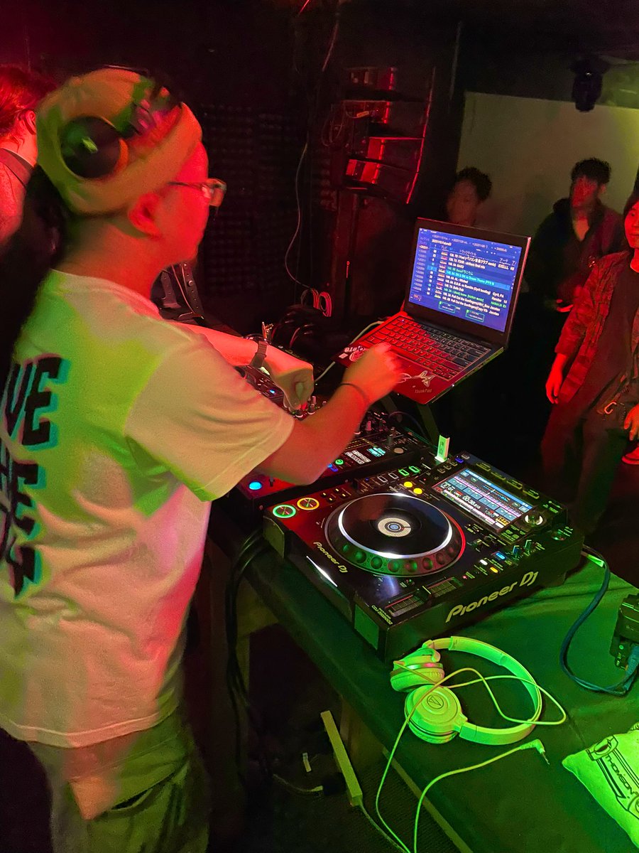 【POGOさんから枠貰う時のTips💡】
もしPOGOさんの超良いDJの枠の後でガチガチに緊張しているときは とりあえずPOGOさんのPCのレコボ画面を見てみましょう

あまりの文字のデカさに笑ってしまい
緊張がどっかに吹っ飛ぶので